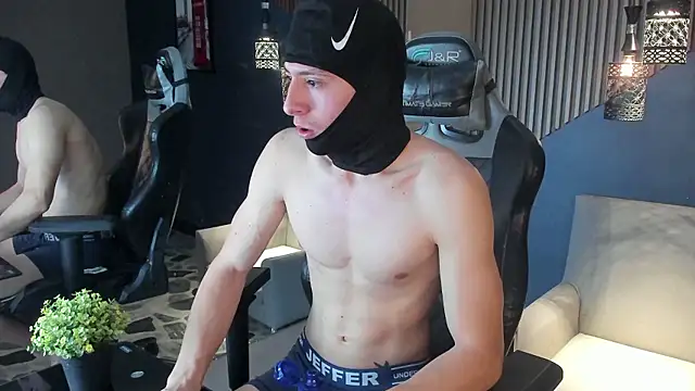 TheGhostforeeonss live XXX chat
