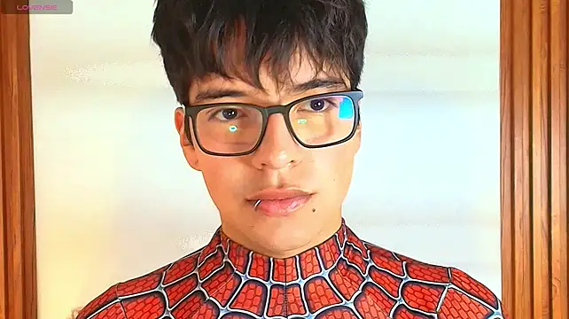 Milo_Wolff Chat XXX in diretta