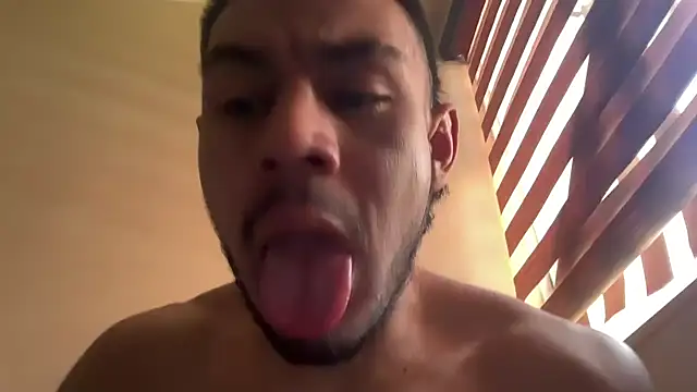 Taylor_DiamondBoy Live XXX-Chat