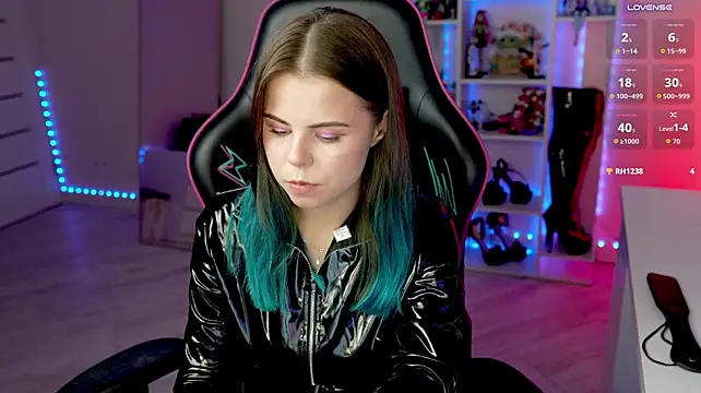 Онлайн чат XXX QueenAliceX