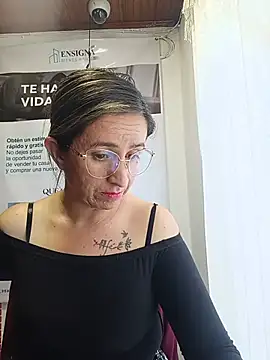 Valentina--1 Chat XXX in diretta