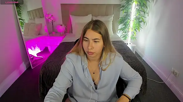 Elaria_'s Live XXX Chat