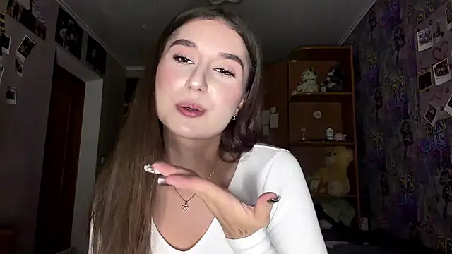 KittyNoSkirty Adlı Modelin Canlı XXX Sohbeti