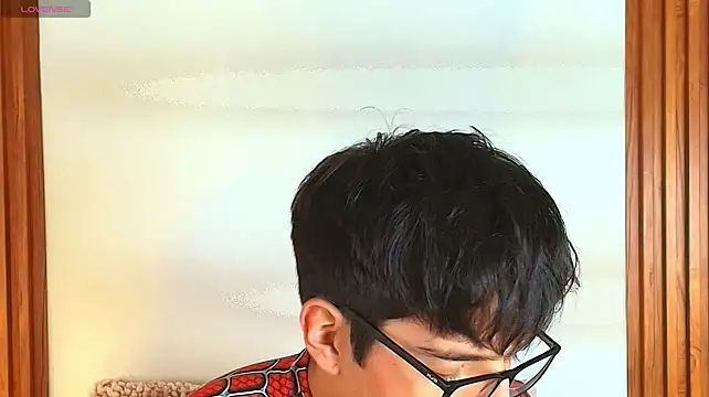 Milo_Wolff Chat XXX live