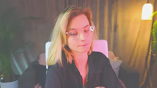 NoraMoreau live XXX chat