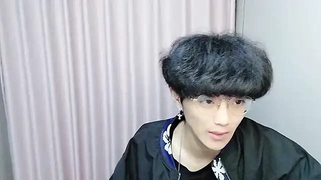 wssoo11's Live XXX Chat