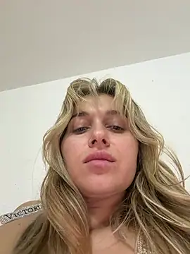 XXX chat uživo modela MilanaTaylor