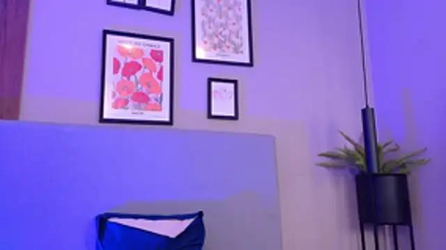 Chat XXX en directo de ZoeyPetit