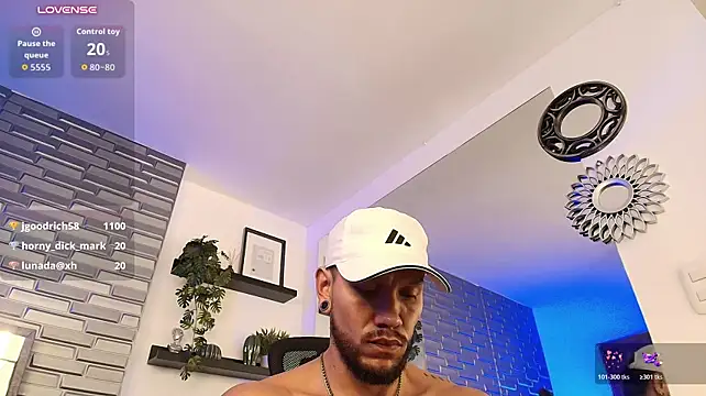 ARON_TAYLER01 Chat XXX live