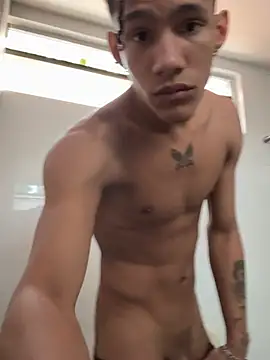 NoahBull19 Chat XXX in diretta