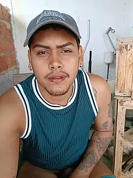 Saul_88 live XXX chat