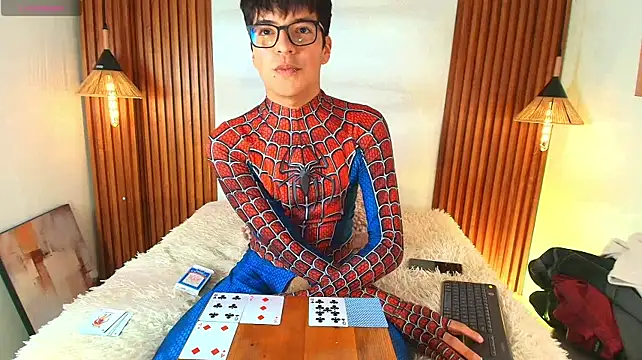 Milo_Wolff élő XXX-chatje