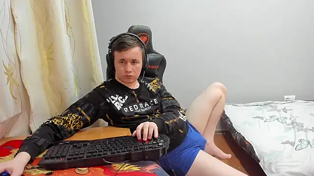 iliaskrislove's Live XXX Chat