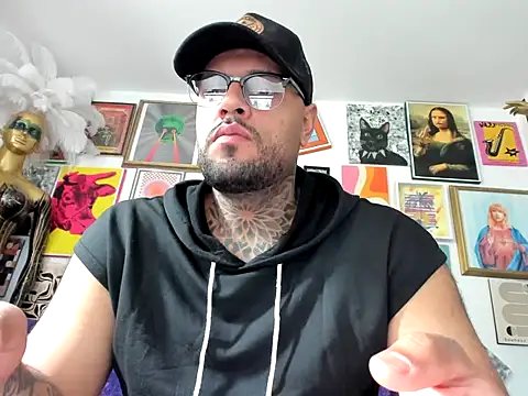 DorianWolf live XXX chat