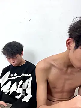-OvO-'s Live XXX Chat