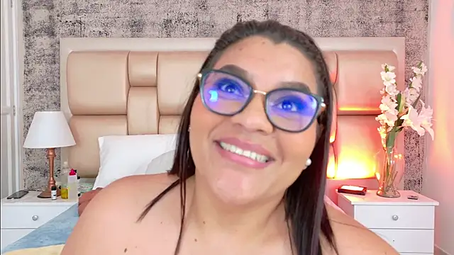دردشة SelennaCooper الجنسية المباشرة