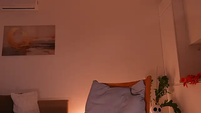 Miablueye 现场XXX聊天