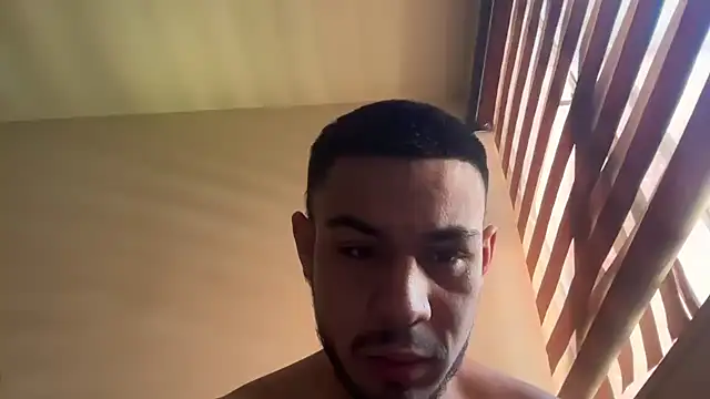 Taylor_DiamondBoy Chat XXX in diretta