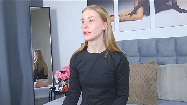VioletiSwone élő XXX-chatje