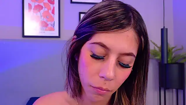 ZoeyPetit Chat XXX in diretta