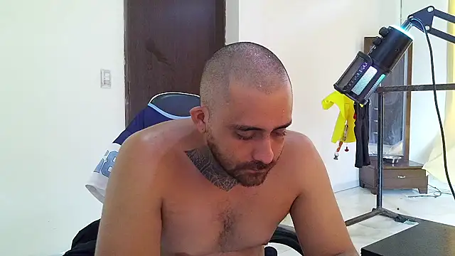 aronmiller404 Live XXX-chat