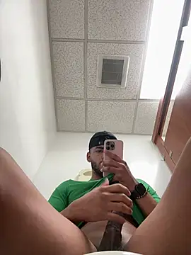 Karimfucku live XXX chat