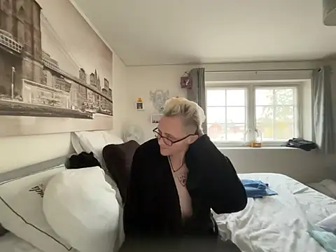XXX chat uživo modela Curvy-Jinx