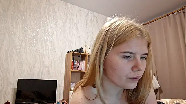 Онлайн чат XXX KeliTesmer
