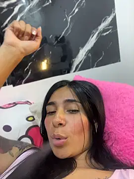 Meganmilk1 লাইভ XXX চ্যাট