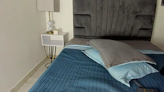 Chat +18 de Charlie___Musk ao vivo