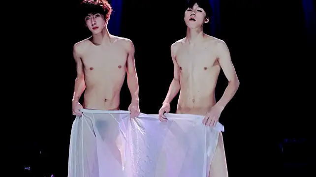 Exo-cboのライブXXXチャット