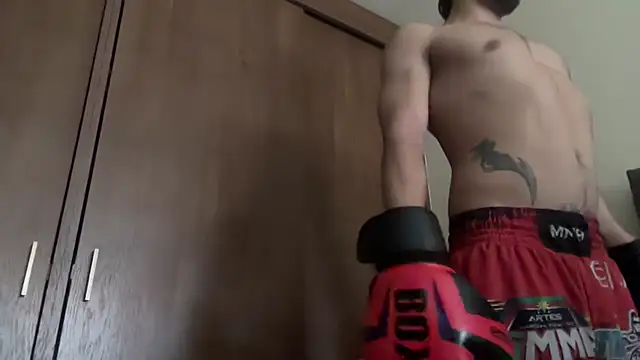 Taylor_DiamondBoyのライブXXXチャット