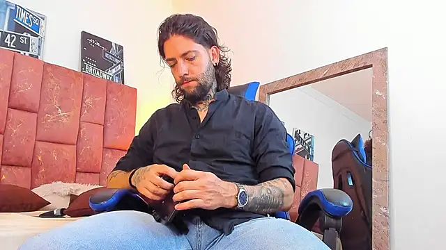ALPHA_MASTER1 Live XXX Chat