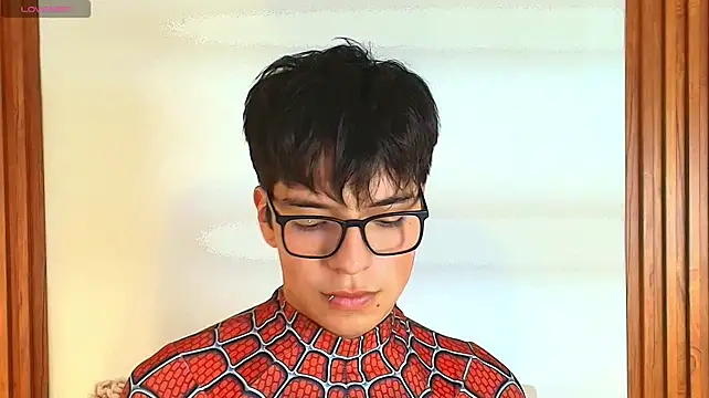 Онлайн чат XXX Milo_Wolff