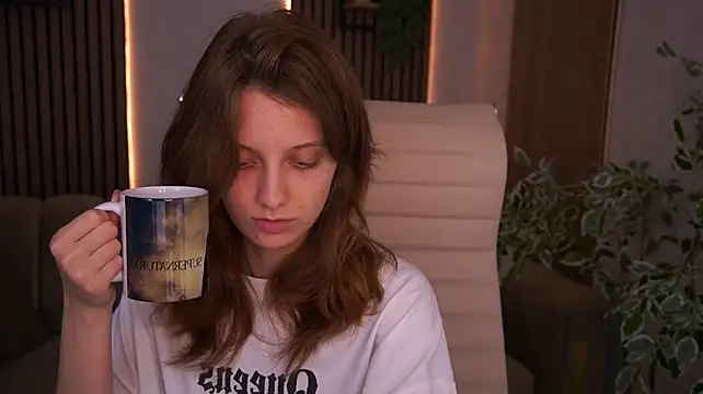 دردشة CuteeFoxy الجنسية المباشرة