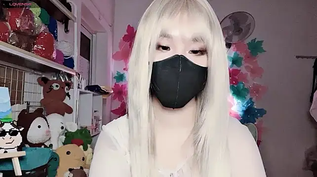 Tieu-May Chat XXX live