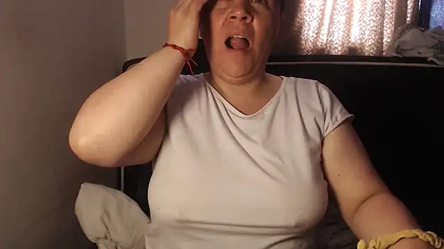 agathamiller01 XXX чат на живо