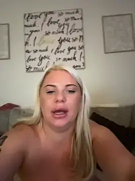 blonde_baddie Live XXX-chat