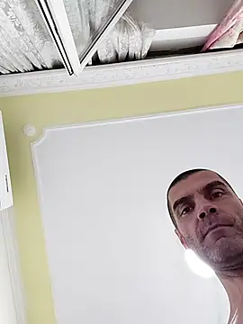 SIRMASTERDOMINATORXXL Adlı Modelin Canlı XXX Sohbeti