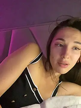NotYourMiss' Live XXX Chat