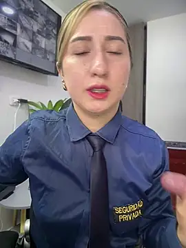 suzy-111 Chat XXX in diretta