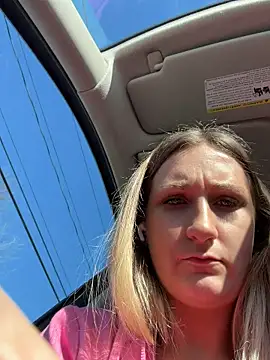 PrettyLilTwinkles live XXX chat