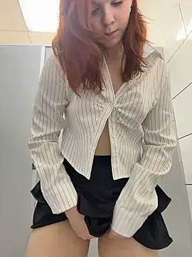 دردشة Freaky__Nikki الجنسية المباشرة