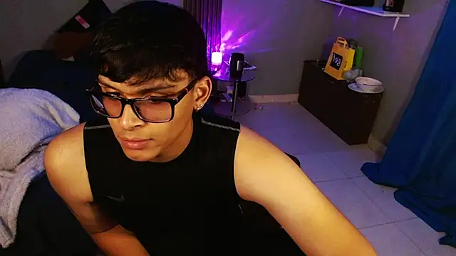 Mr_yisuzzn Live XXX chat