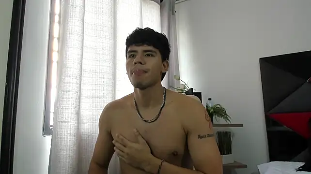 Tobias_Vega Live XXX Chat