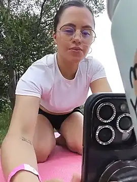 Luna_Rose1 Adlı Modelin Canlı XXX Sohbeti
