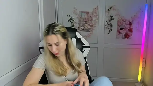 MissLunariaa Adlı Modelin Canlı XXX Sohbeti