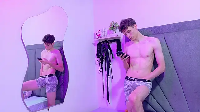 Chatroom XXX en direct de ThreeForFun_OS