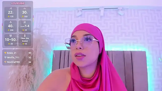 Chatroom XXX en direct de naishaa_