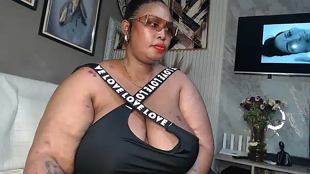 แชท XXX สดของ ThickyMinajxx
